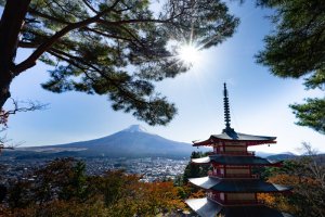 新倉浅間神社にある忠霊塔に撮影に行ってきました。